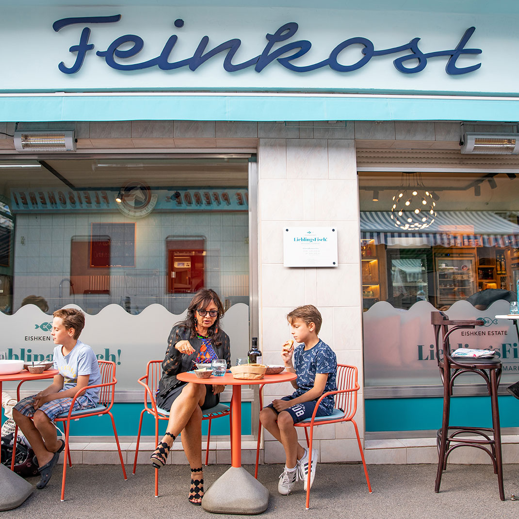 Feinkost mit Gastgarten